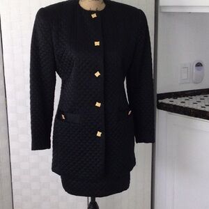 Woman’s Vintage 2PC suit by Dana Buchman sizev4 Jacket & shirt 100% Silk #545